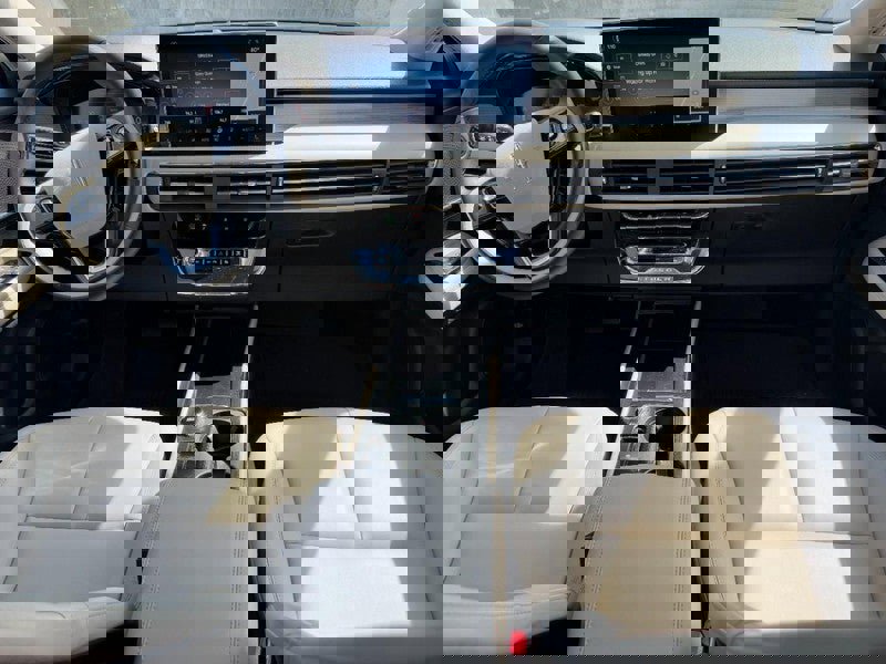 Used 2025 Lincoln Corsair FWD image 11