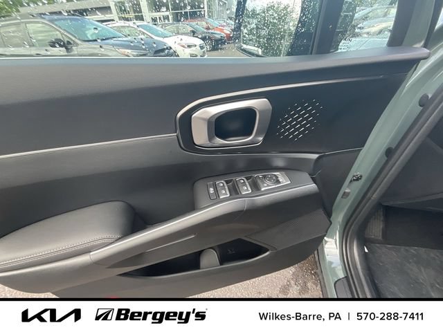 Certified 2025 Kia Sorento EX AWD/4WD image 5