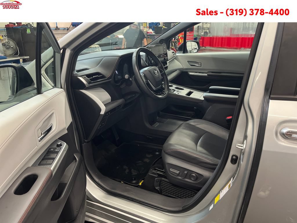 Certified 2021 Toyota Sienna XSE w/ XSE Plus Package AWD/4WD image 15