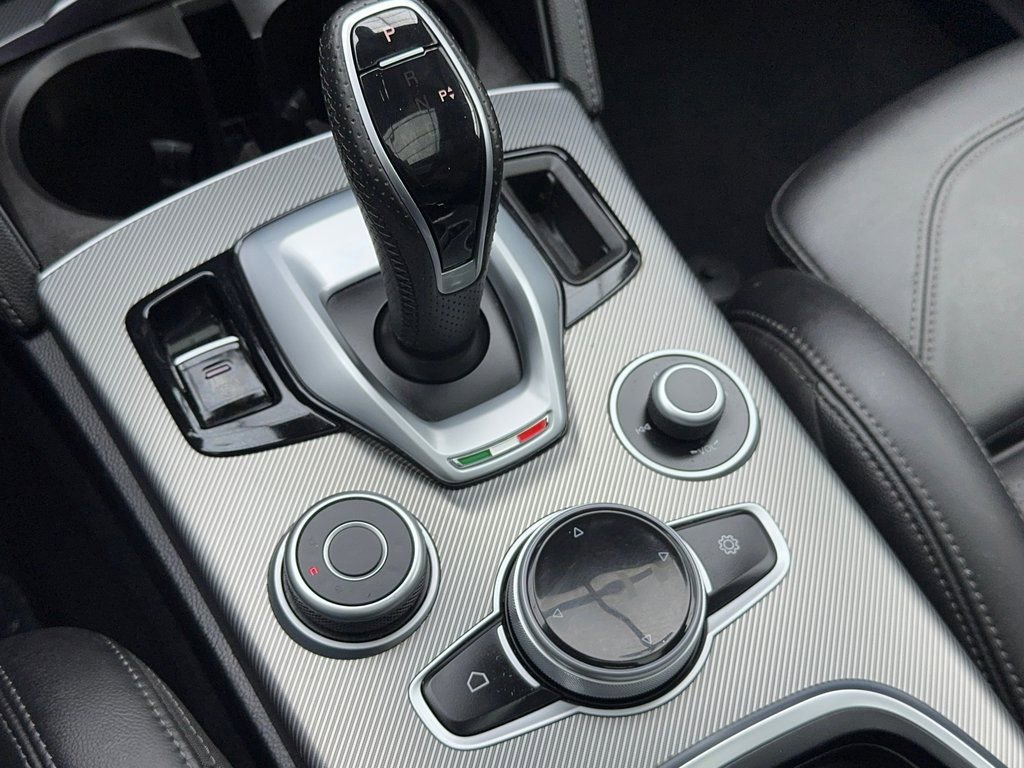 Used 2023 Alfa Romeo Stelvio Veloce image 28
