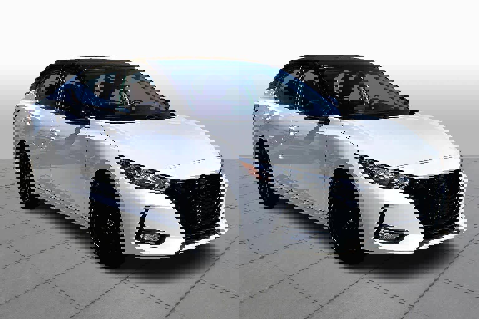 Used 2022 Nissan Sentra SR w/ Midnight Edition image 3