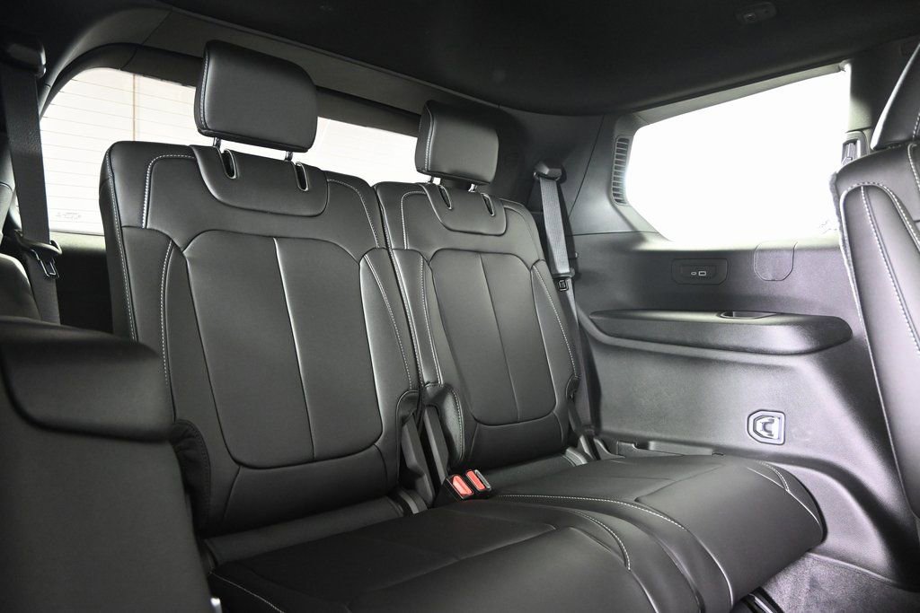 New 2026 Jeep Grand Cherokee L Limited w/ Limited Altitude Package AWD/4WD image 17