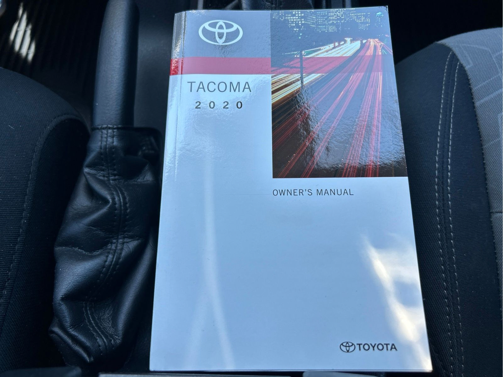 Used 2020 Toyota Tacoma TRD Off-Road AWD/4WD image 18