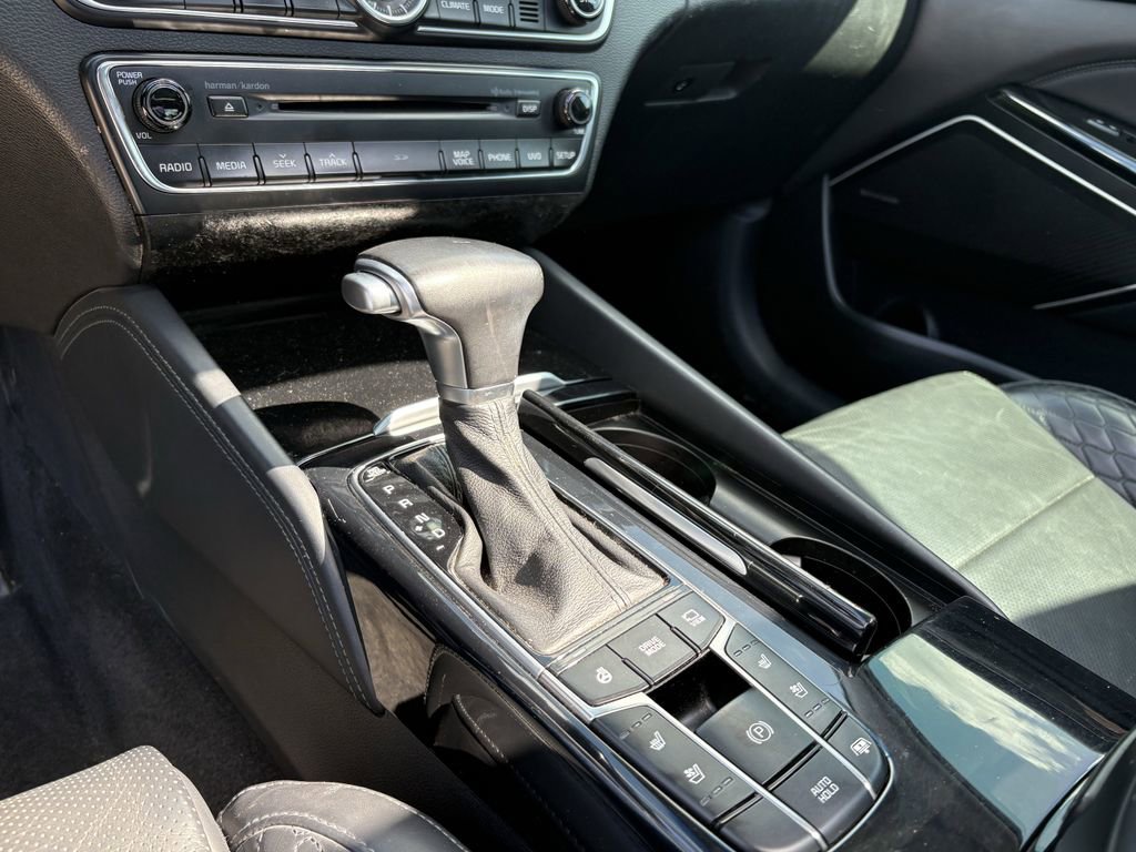 Used 2018 Kia Cadenza Limited FWD image 22