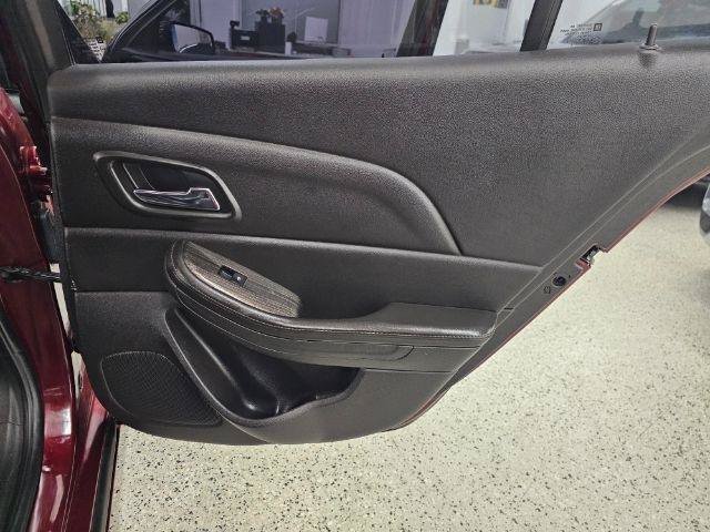 Used 2015 Chevrolet Malibu LT FWD image 36