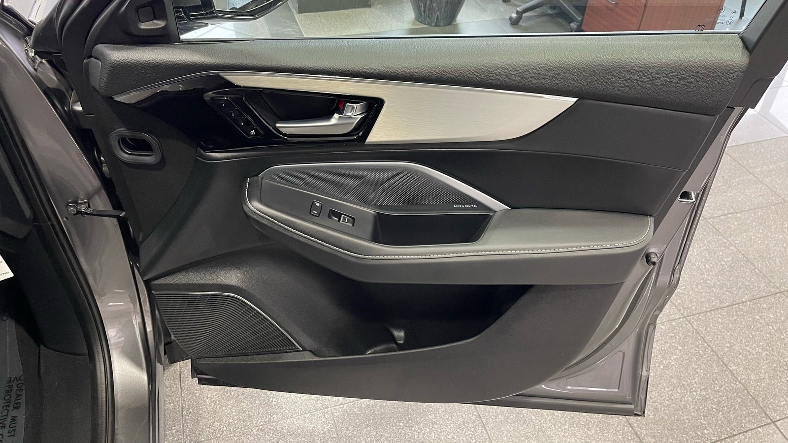 Used 2025 Acura MDX FWD w/ Technology Package image 42