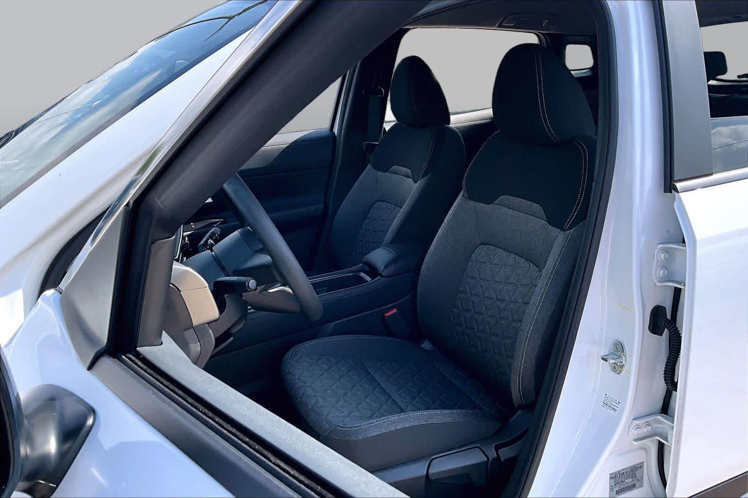Certified 2026 Nissan Kicks SV FWD image 8