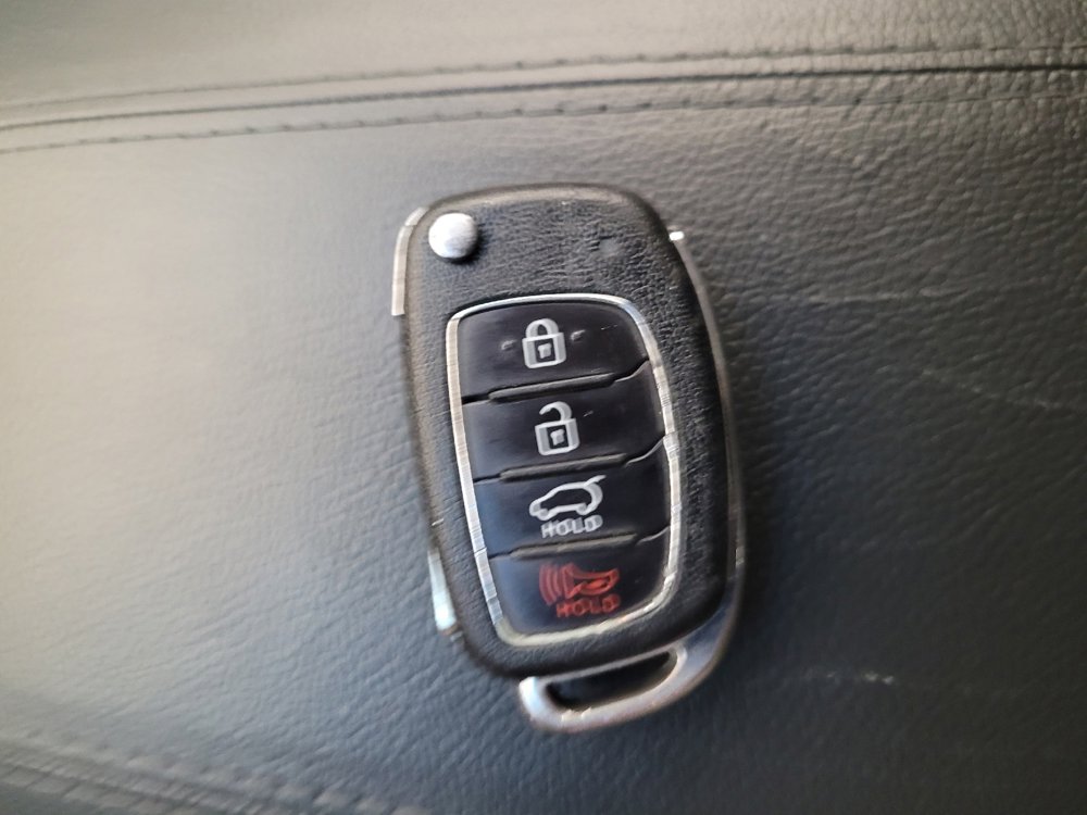 Used 2017 Hyundai Santa Fe Sport image 32