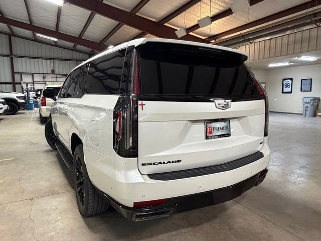Used 2022 Cadillac Escalade ESV Sport w/ LPO, ONYX Package image 8