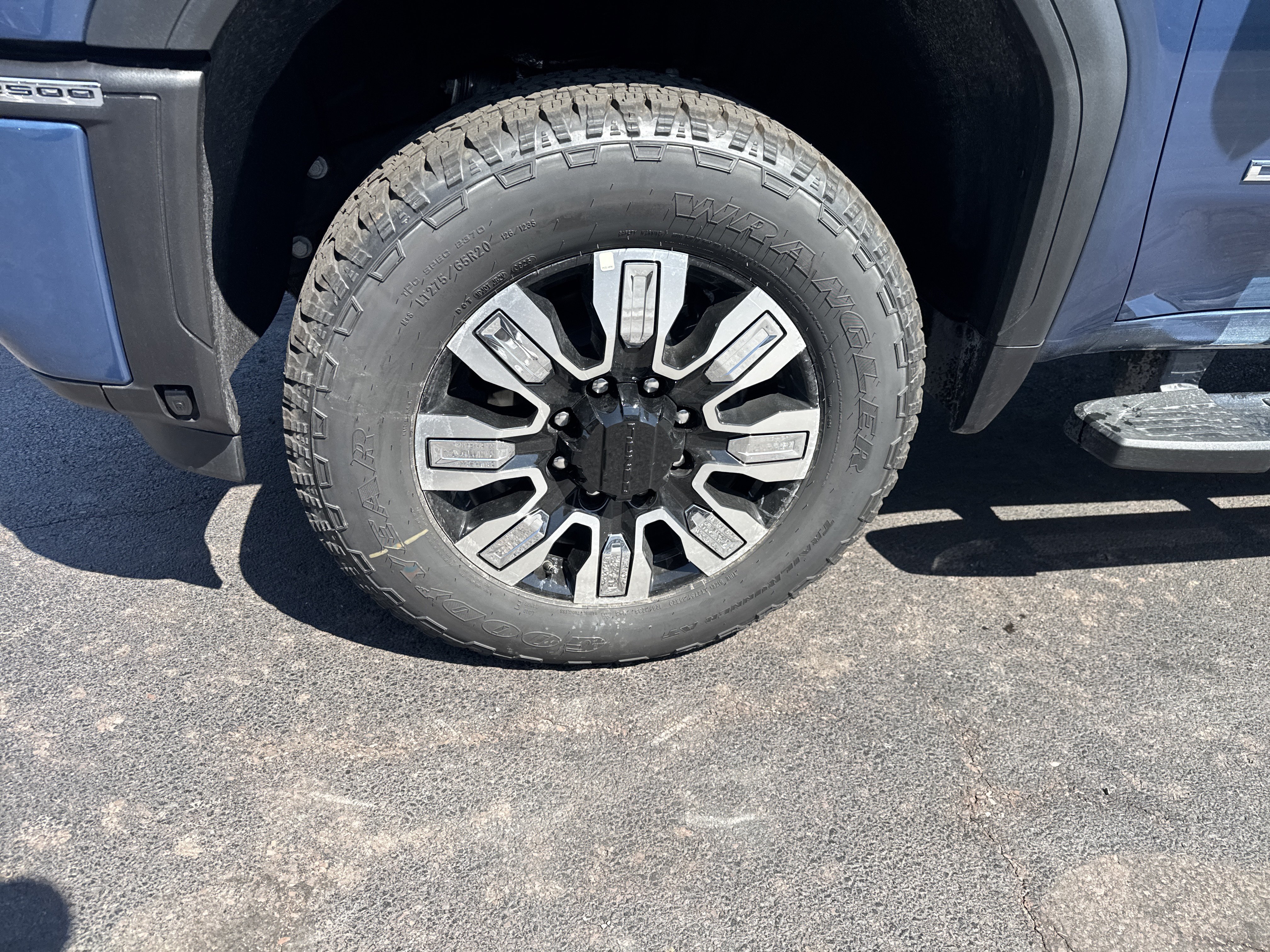 New 2026 GMC Sierra 2500 Denali w/ Denali Reserve Package AWD/4WD image 11