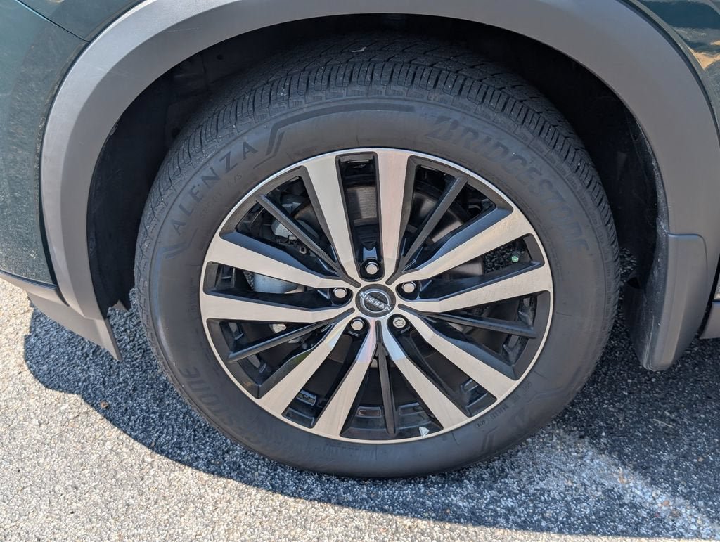 Used 2025 Nissan Pathfinder Platinum FWD image 12