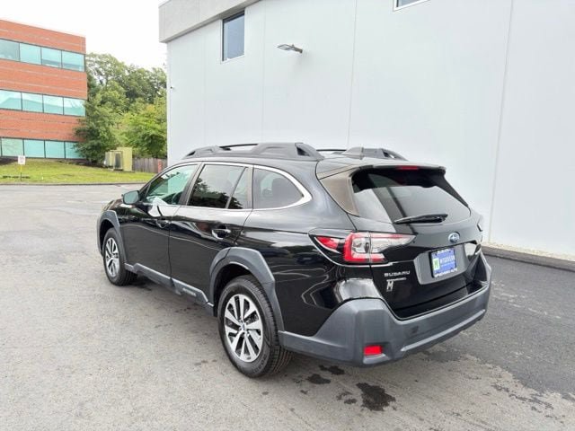 Used 2023 Subaru Outback Premium AWD/4WD image 11