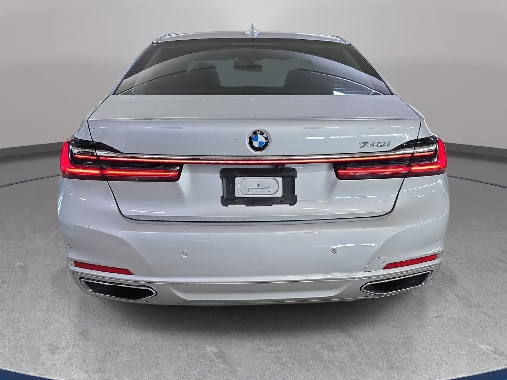 Used 2020 BMW 740i RWD image 7