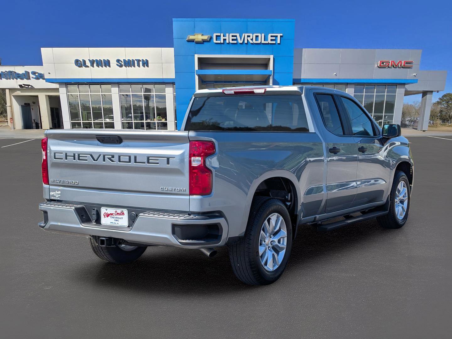 Used 2025 Chevrolet Silverado 1500 Custom image 8