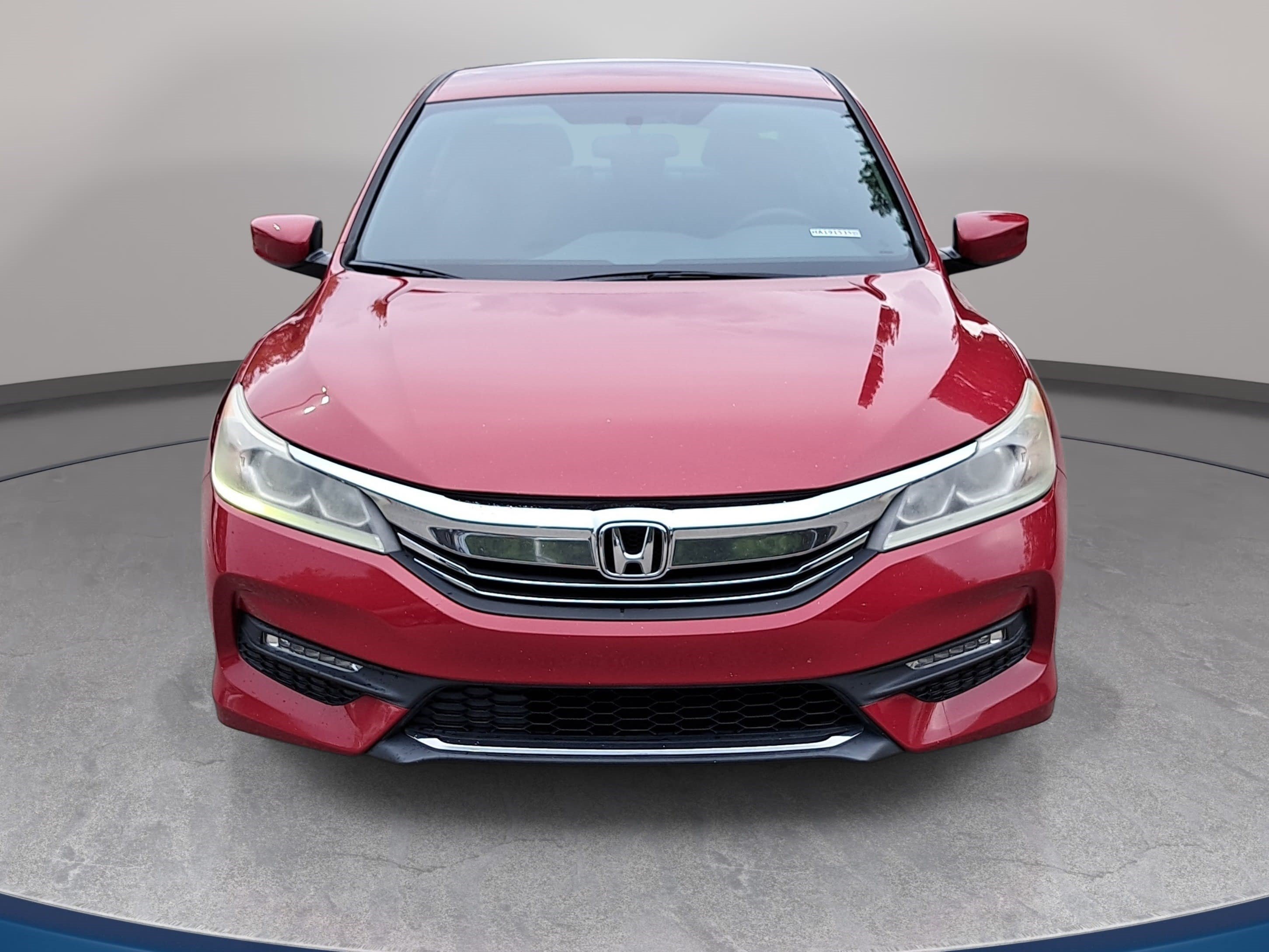 Used 2017 Honda Accord Sport image 2