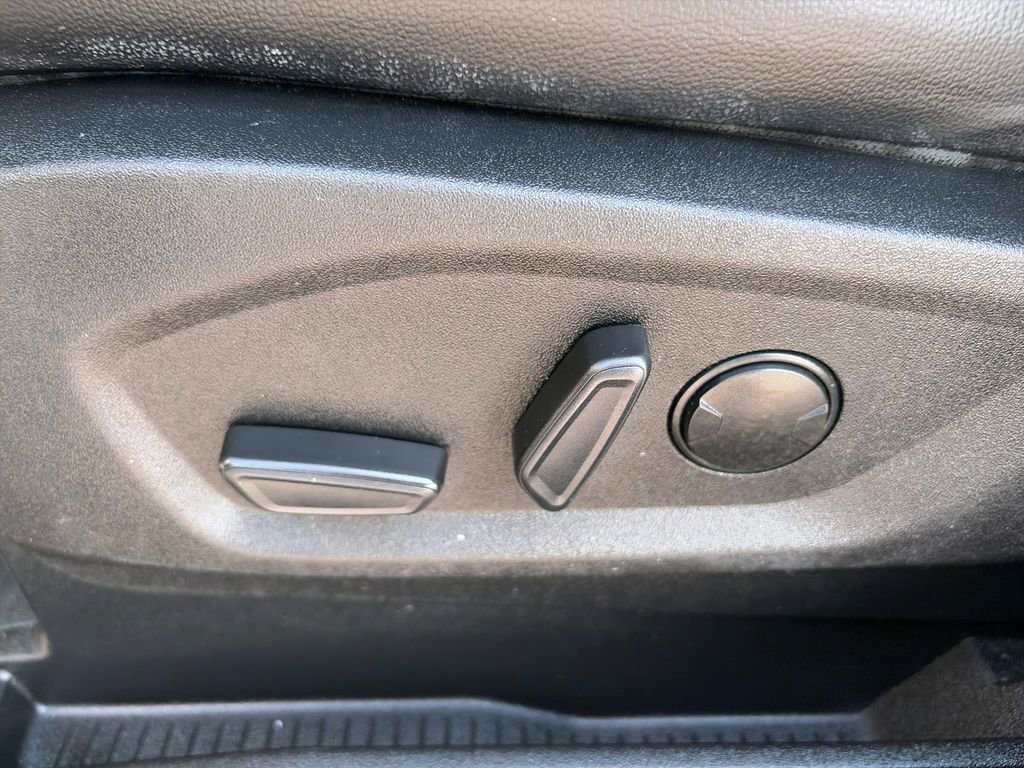 Used 2024 Ford Edge SEL w/ Convenience Package image 17