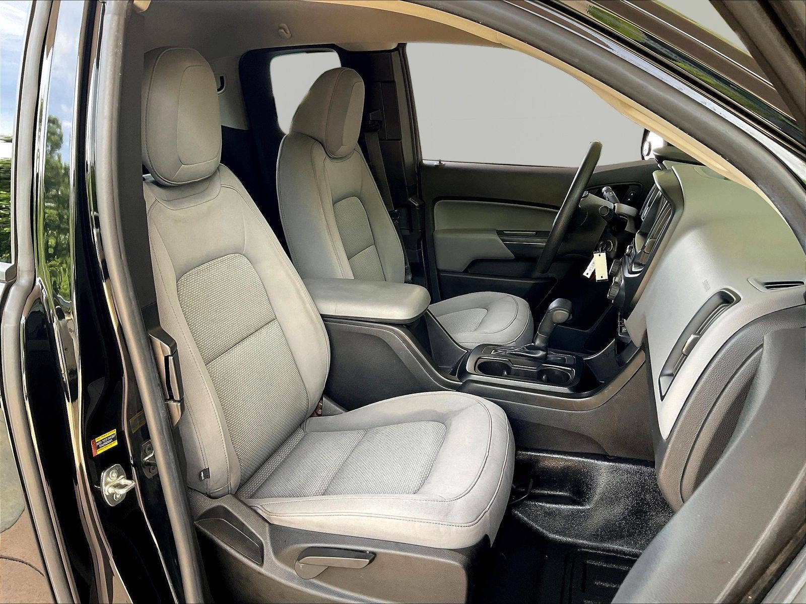 Used 2018 Chevrolet Colorado W/T RWD image 28