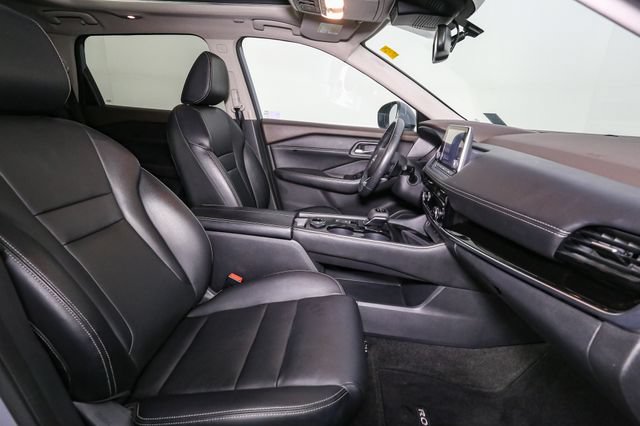 Used 2023 Nissan Rogue SL AWD/4WD image 16