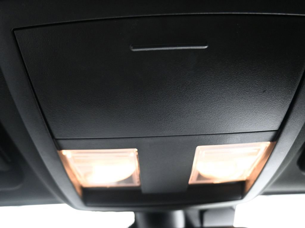 Used 2023 Dodge Challenger SXT image 10