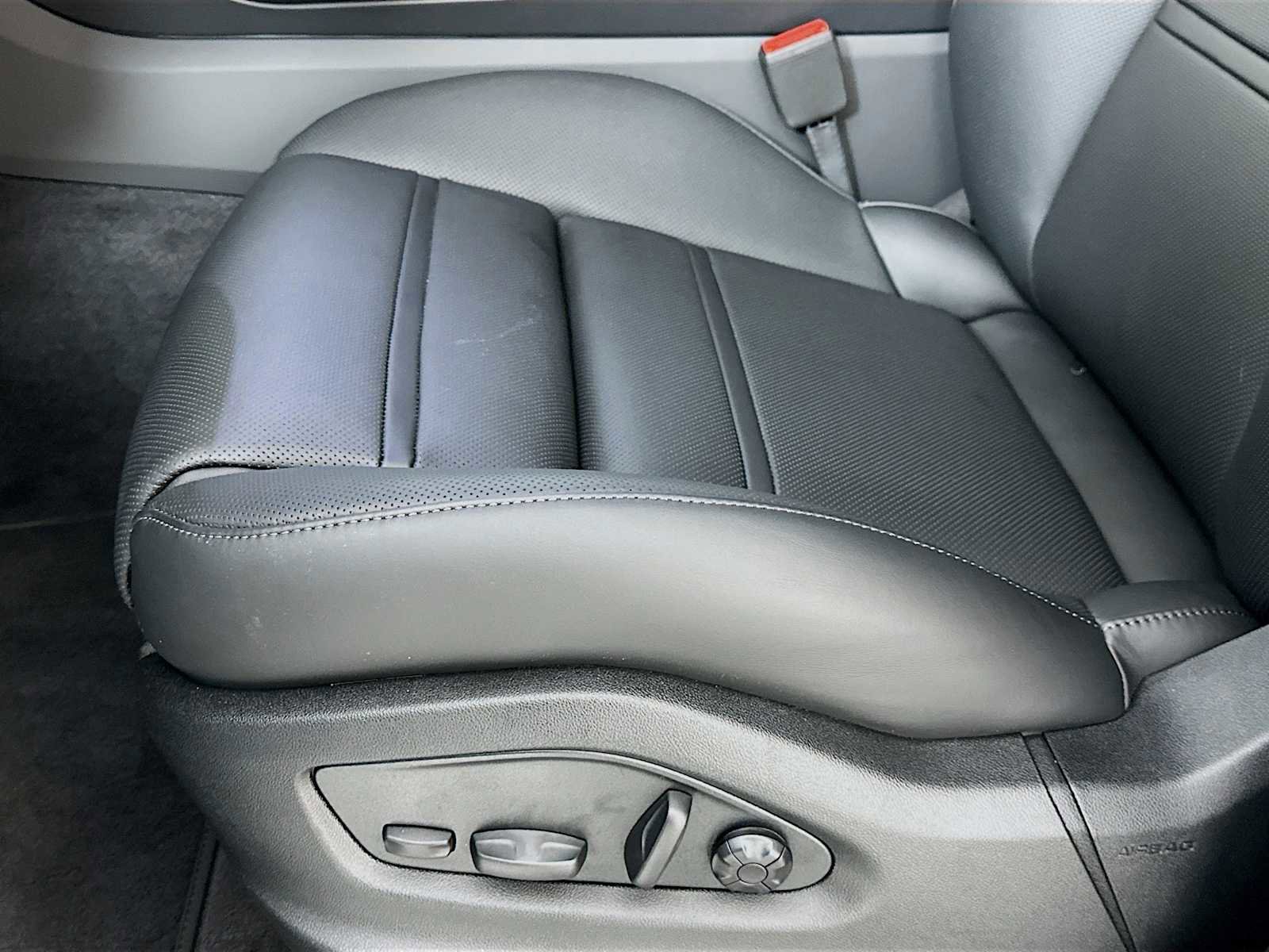 New 2026 Porsche Cayenne Coupe image 12