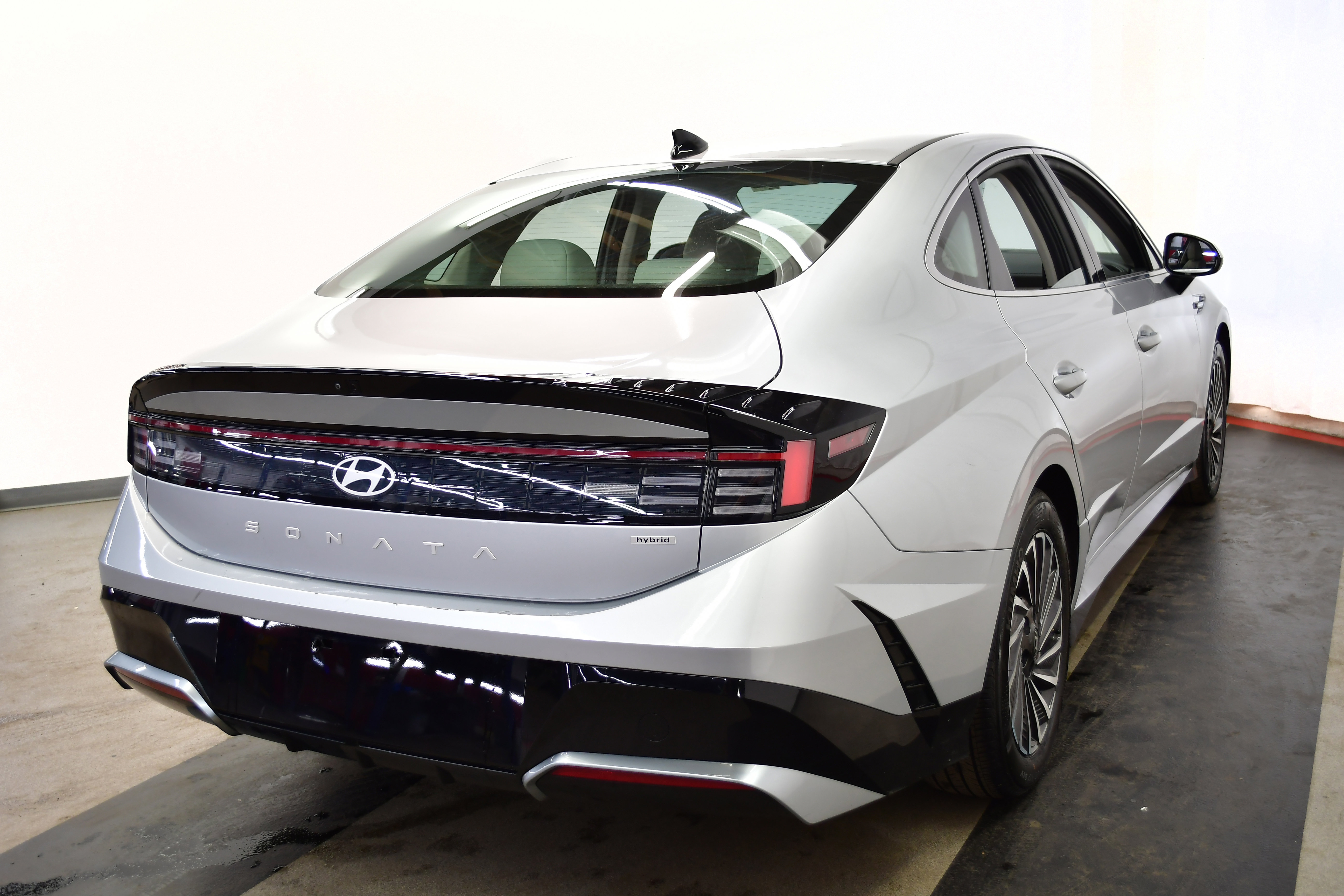 Used 2025 Hyundai Sonata SEL FWD image 7