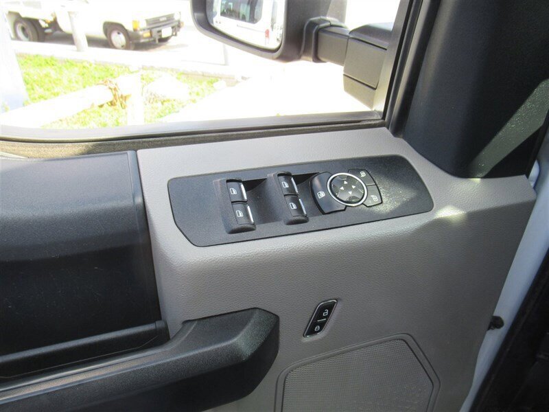 Used 2022 Ford F250 XL w/ STX Appearance Package AWD/4WD image 11