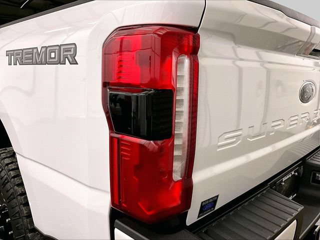 Certified 2024 Ford F250 Lariat w/ Lariat Ultimate Package AWD/4WD image 28