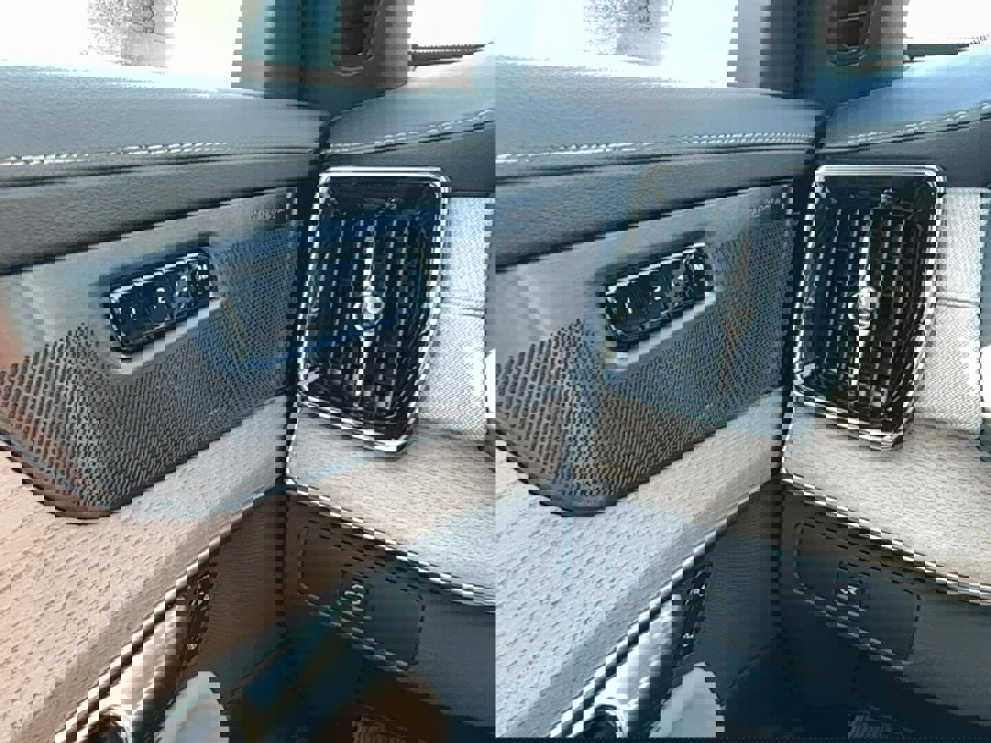 New 2026 Volvo XC90 B5 Ultra image 19