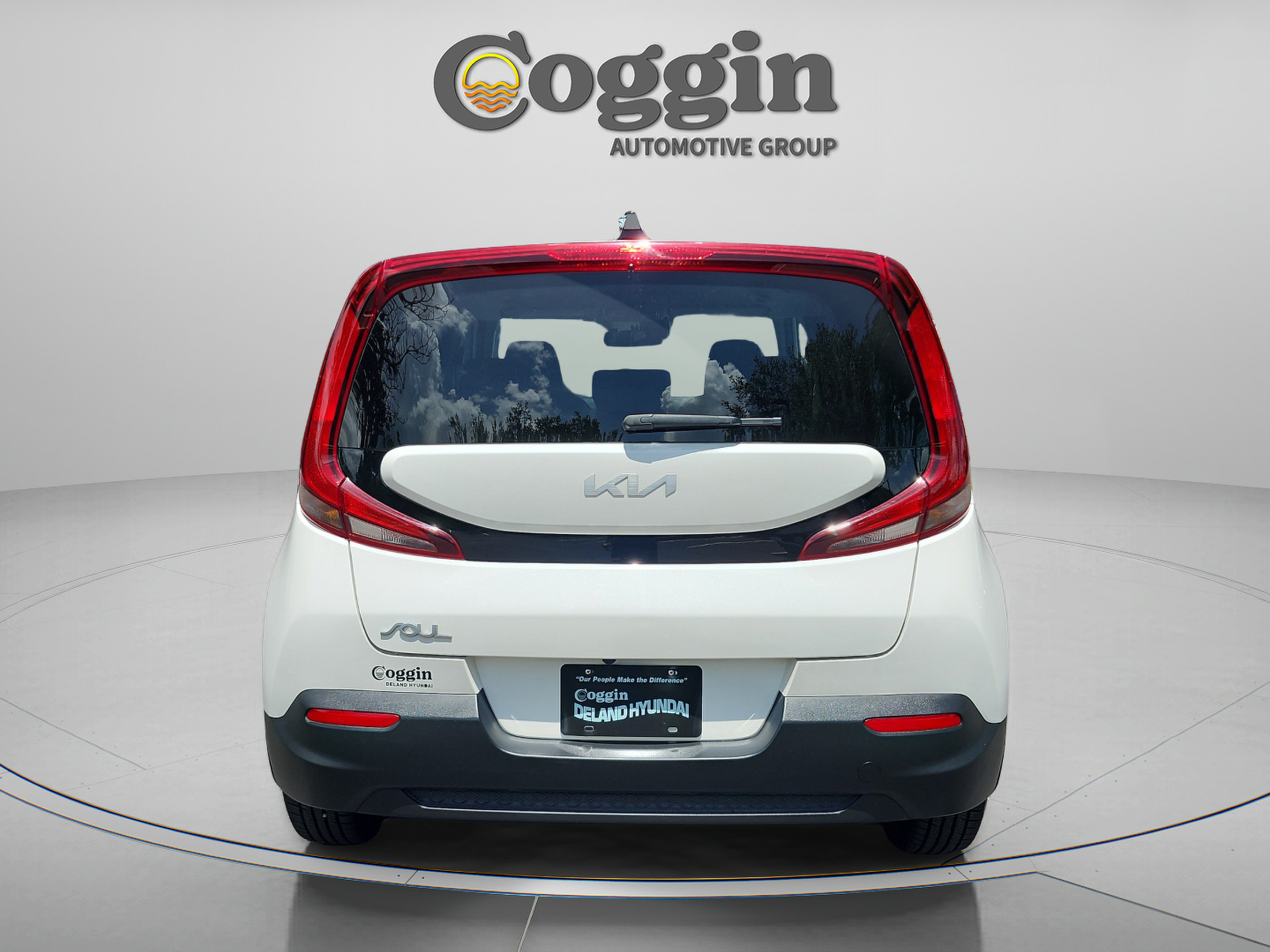 Used 2022 Kia Soul LX w/ Technology Package FWD image 4
