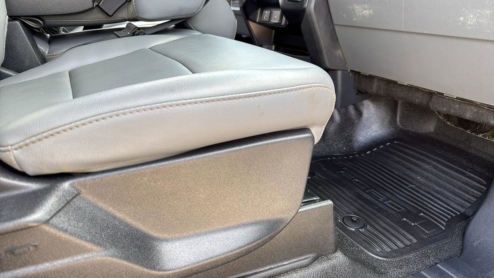 Used 2024 Ford F350 XL w/ XL Chrome Package image 25