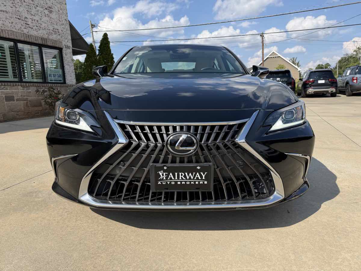 Used 2023 Lexus ES 350 w/ Premium Package FWD image 4