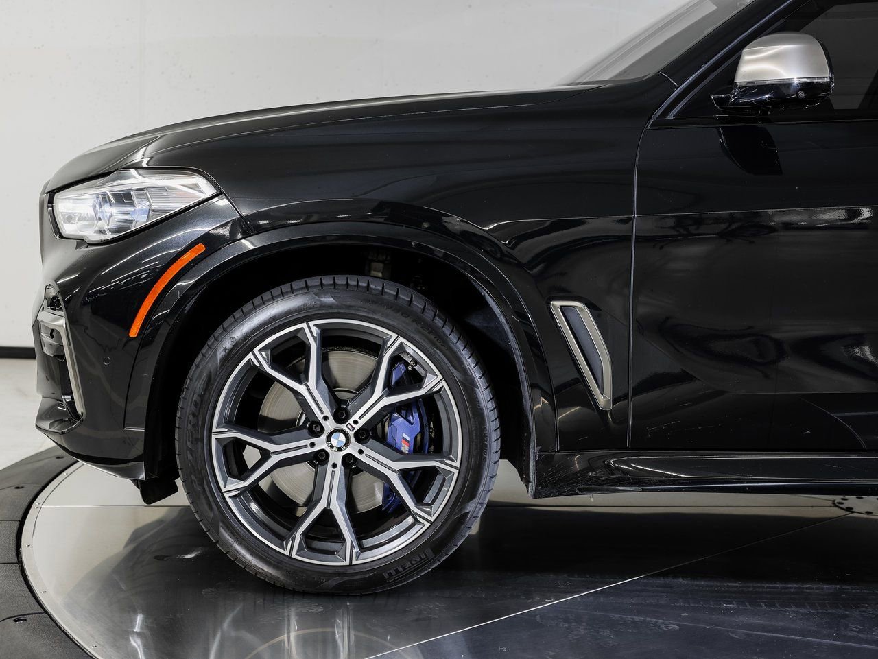 Used 2022 BMW X5 M50i w/ Executive Package image 11