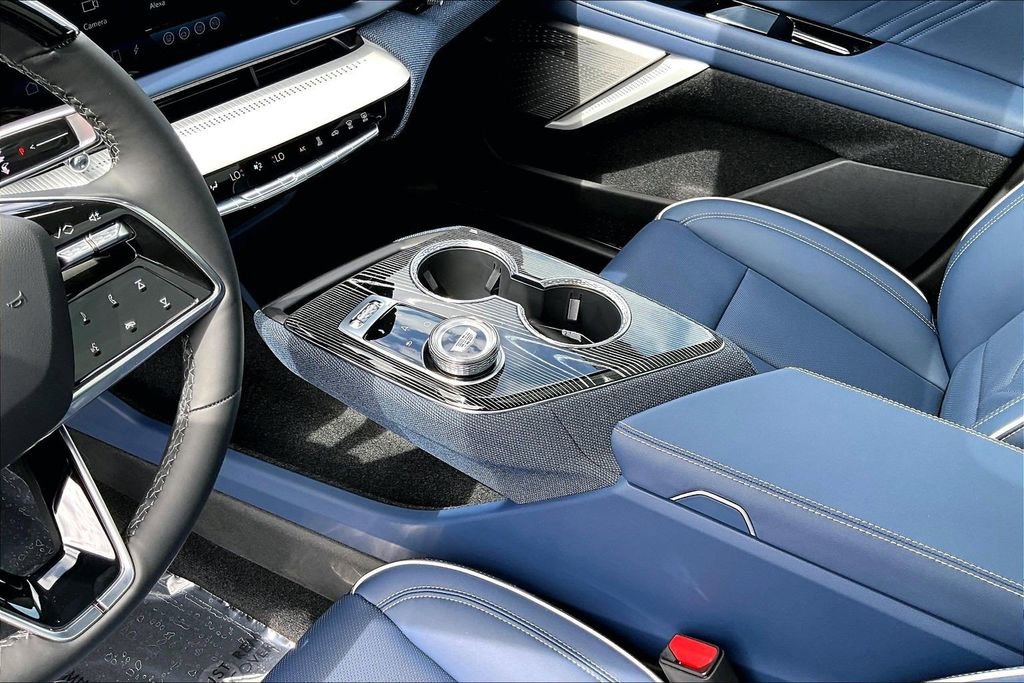 Certified 2025 Cadillac Optiq Luxury 2 w/ LPO, Floor Liner Package AWD/4WD image 18