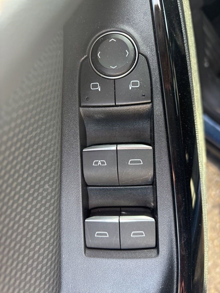 Certified 2025 Chevrolet Equinox RS FWD image 23