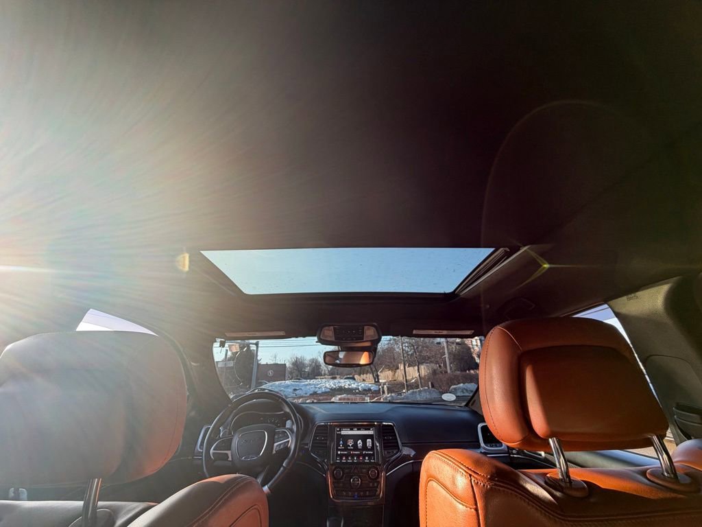 Used 2018 Jeep Grand Cherokee SRT image 21