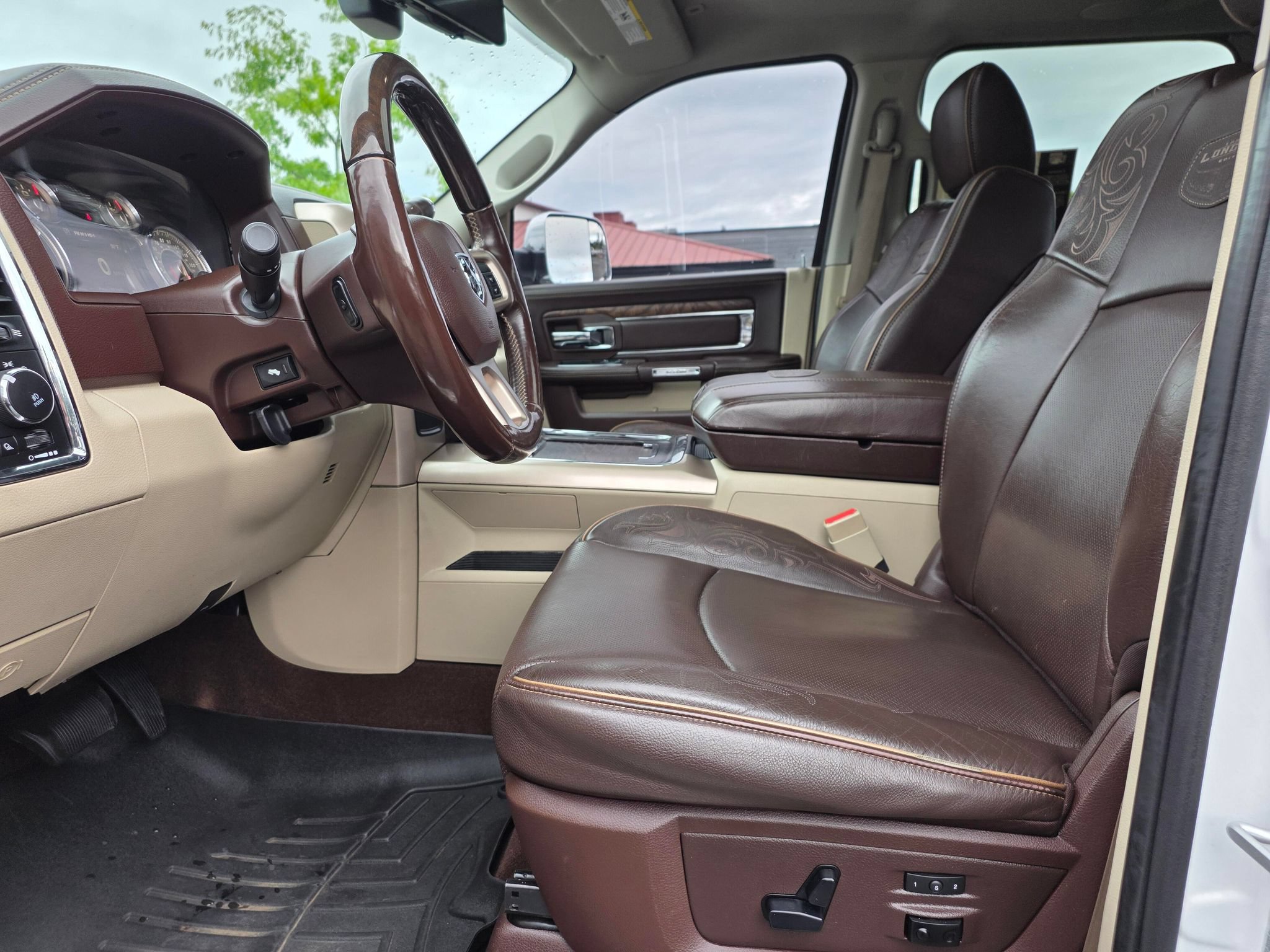 Used 2017 RAM 3500 Laramie Longhorn w/ Convenience Group AWD/4WD image 25