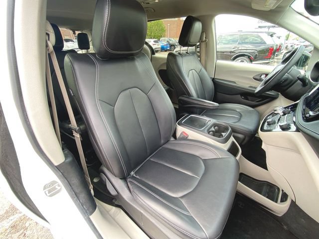 Used 2024 Chrysler Pacifica Limited FWD image 26