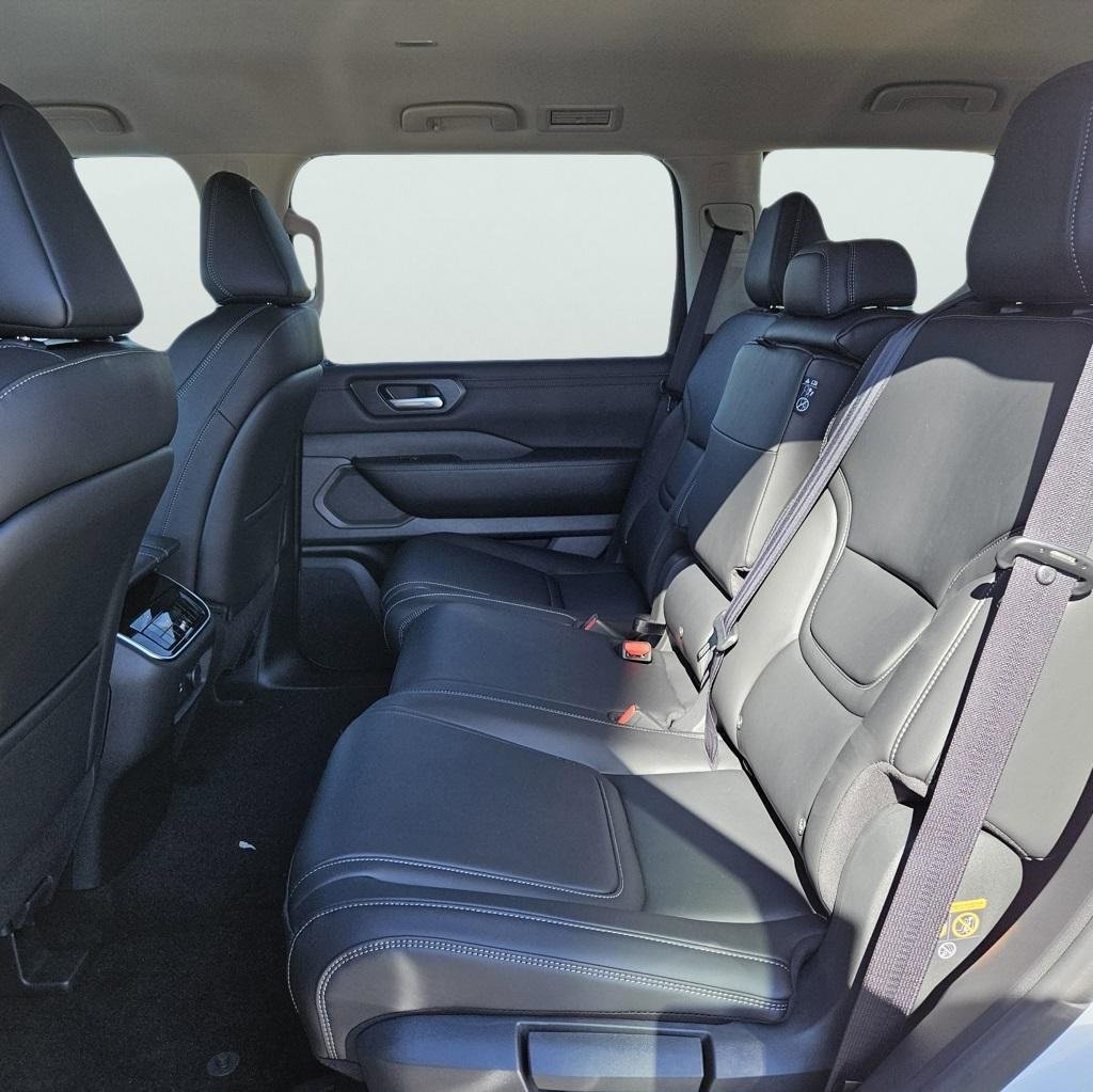 New 2026 Nissan Armada SV image 15