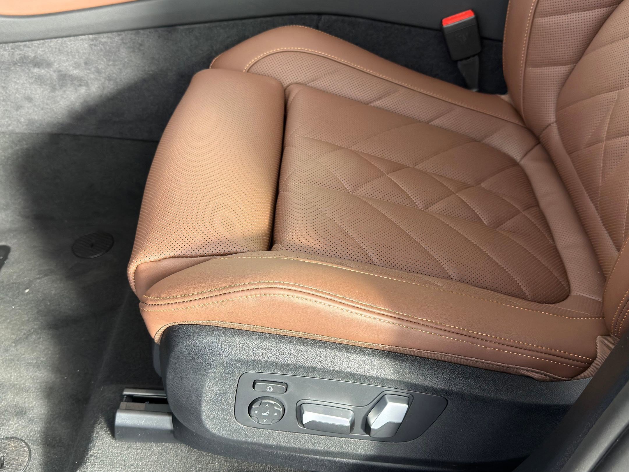 Used 2026 BMW X5 sDrive40i w/ Premium Package RWD image 11