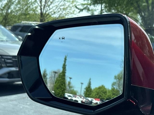 Used 2022 Chevrolet Tahoe Z71 w/ Luxury Package AWD/4WD image 16