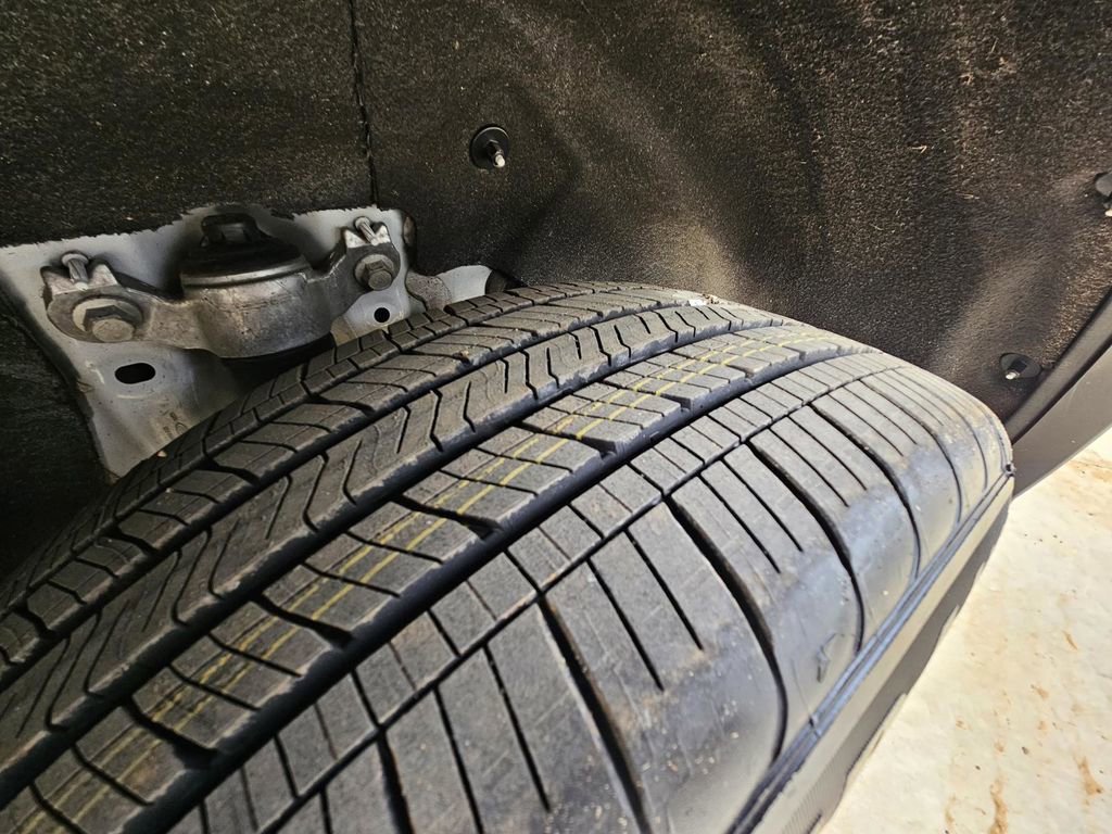 Used 2023 Ford Explorer Limited image 42