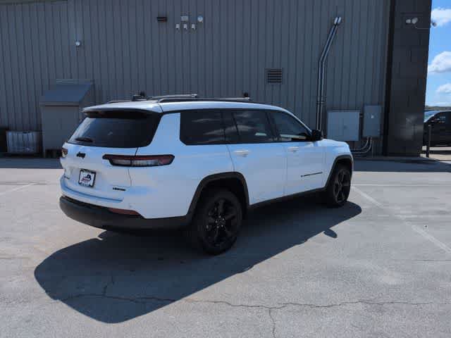 Certified 2023 Jeep Grand Cherokee L Limited w/ Luxury Tech Group II AWD/4WD image 8