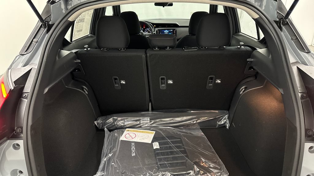 Certified 2024 Nissan Kicks SR FWD image 12