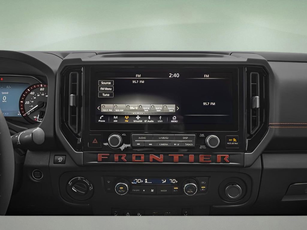 Used 2025 Nissan Frontier PRO-4X w/ Pro Convenience Package image 14