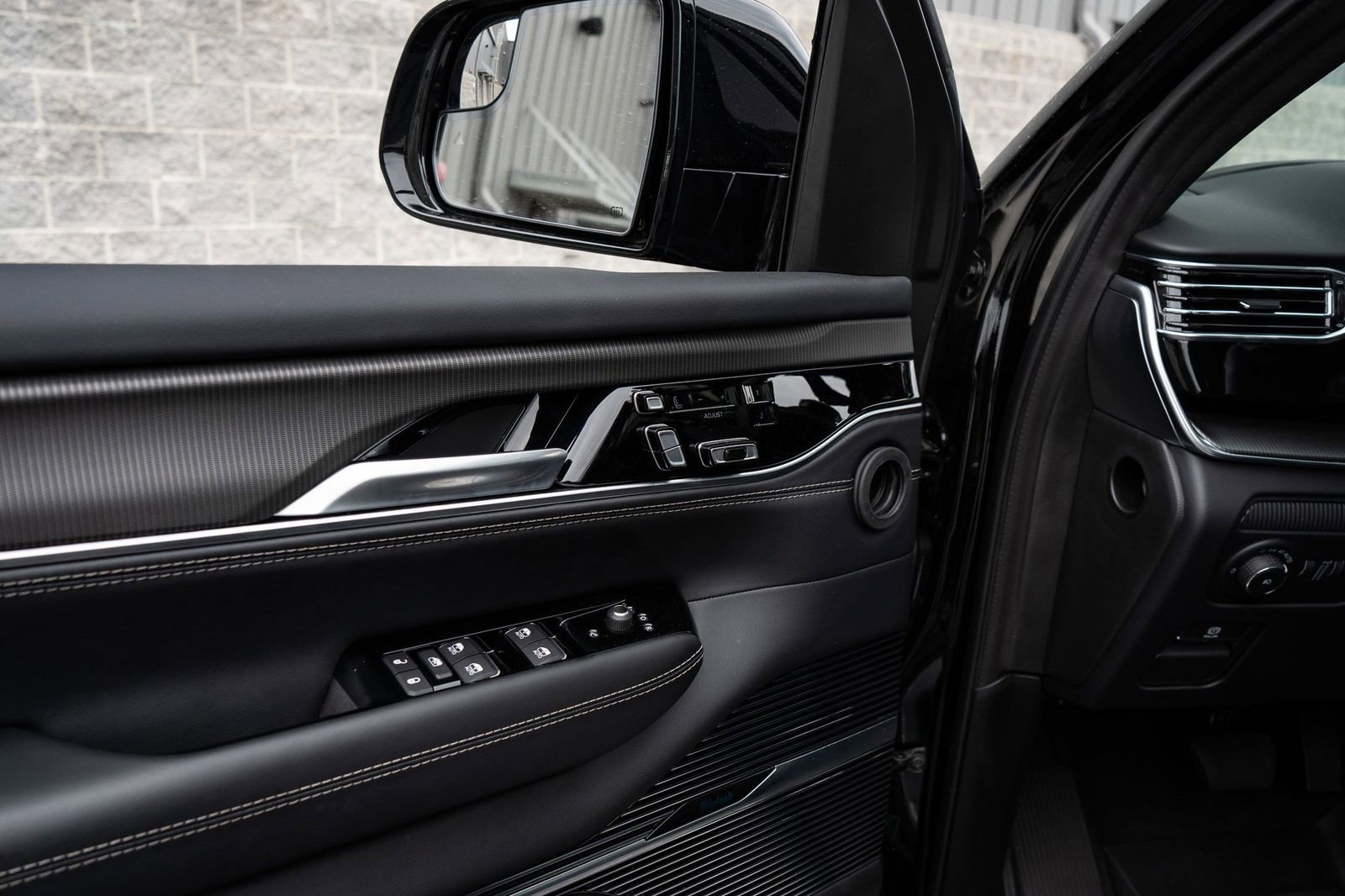 Used 2024 Jeep Grand Wagoneer L Series II w/ Quick Order Packagew 28T image 32