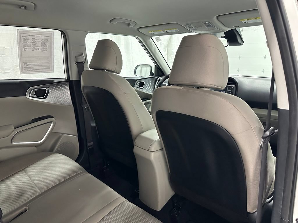 Used 2023 Kia Soul LX w/ LX Technology Package FWD image 55