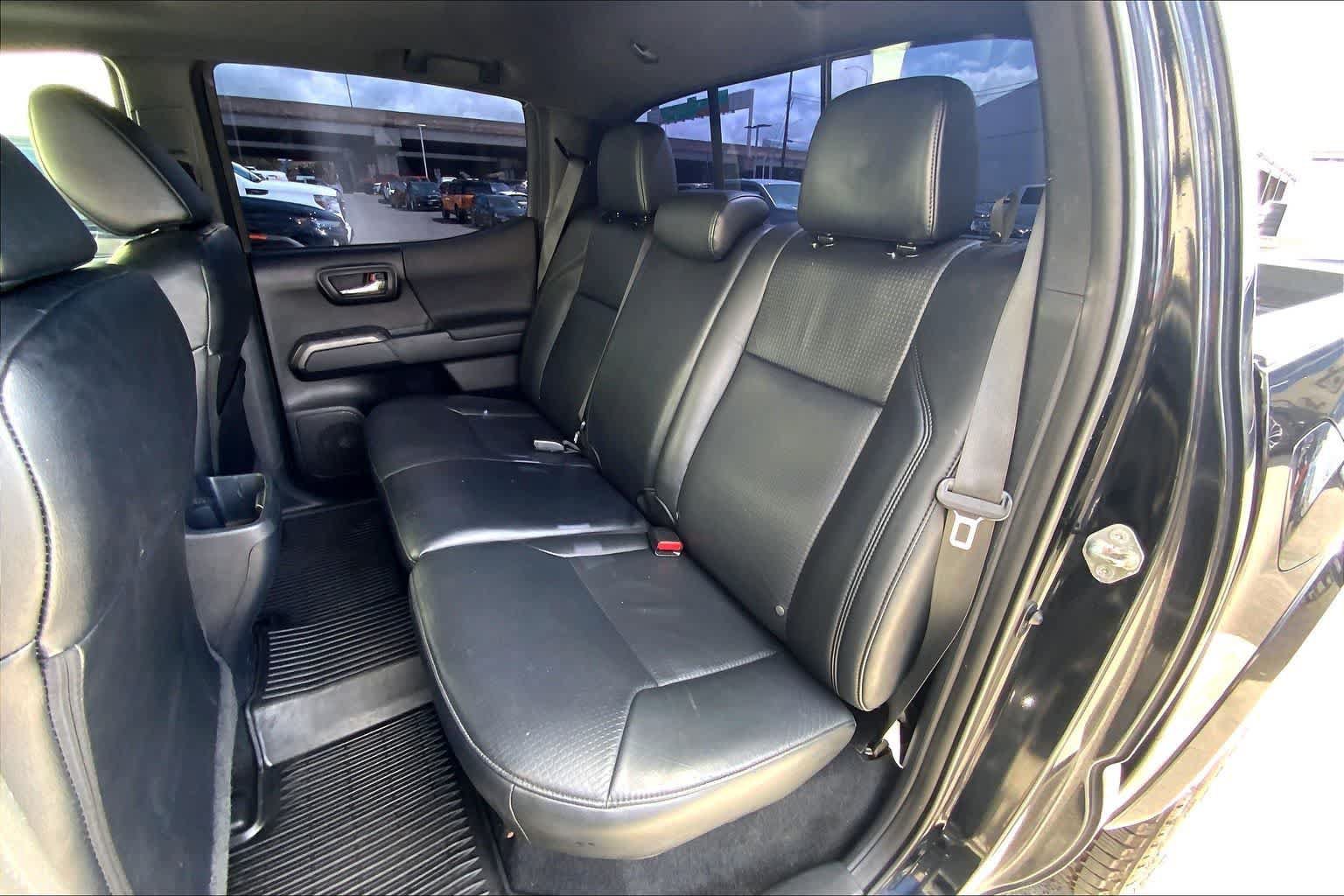 Used 2019 Toyota Tacoma 2WD Double Cab image 29
