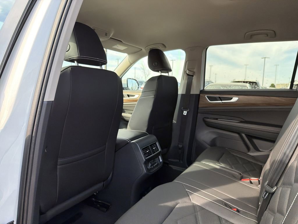 New 2026 Volkswagen Atlas SE image 12