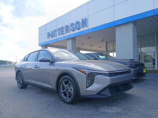 Used 2025 Kia K4 FWD image 1