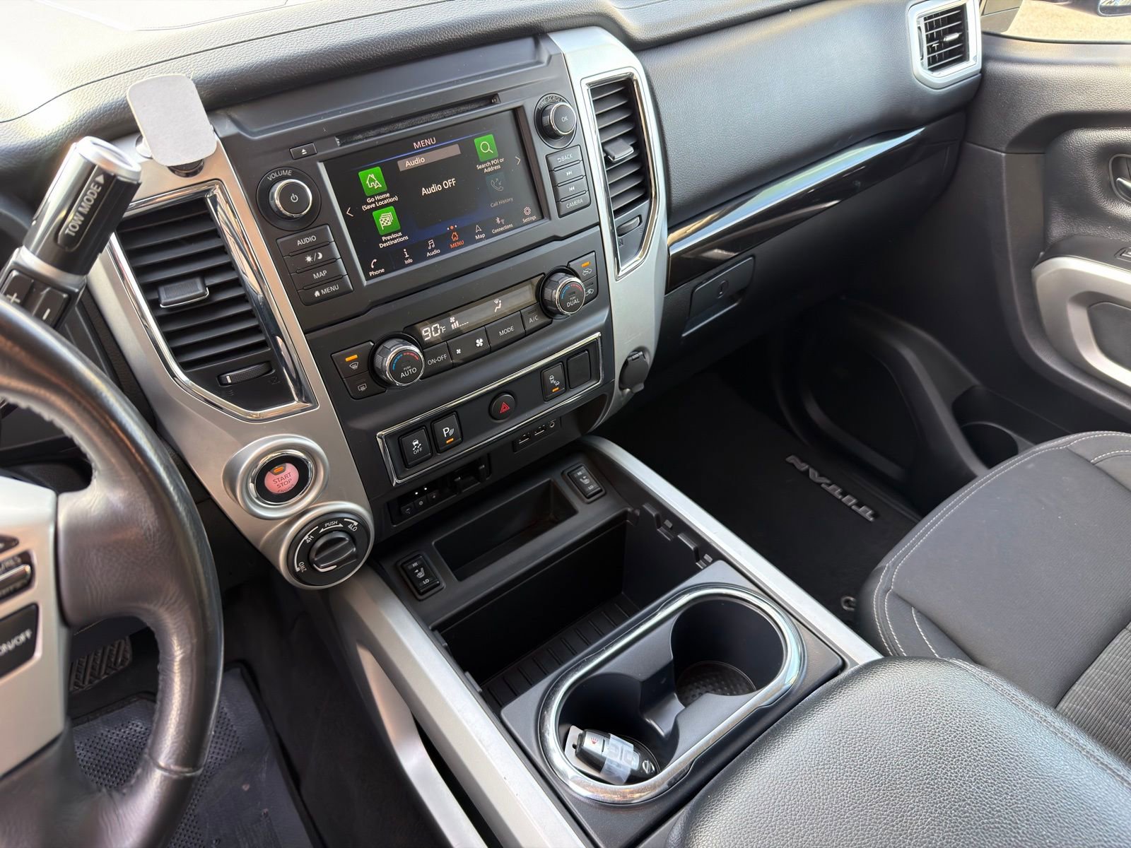 Used 2019 Nissan Titan SV w/ SV Convenience Package image 20